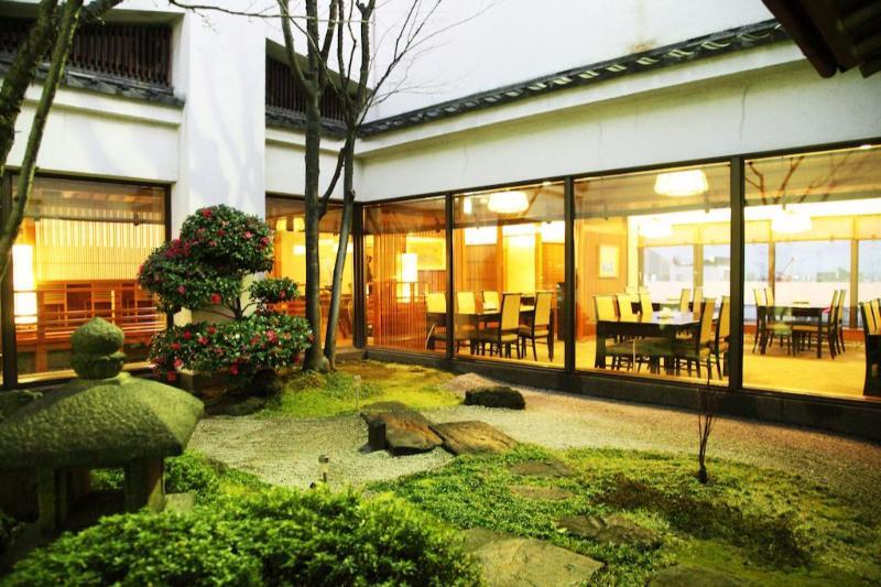 Ana Crowne Plaza Fukuoka By Ihg Hotel Exterior photo